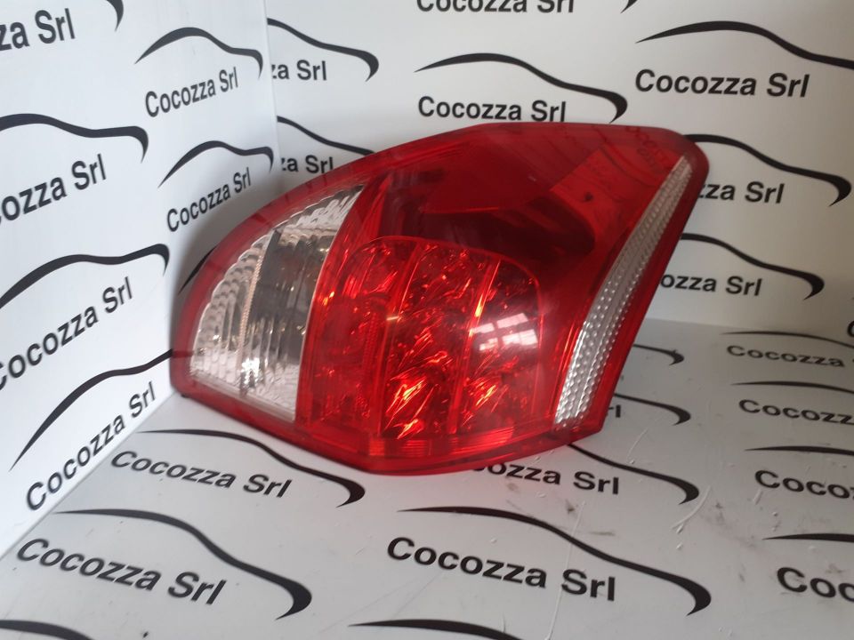 Immagine di FANALE POSTERIORE sinistro TOYOTA RAV 4 3a Serie