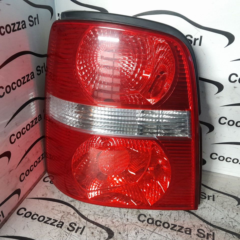 Immagine di FANALE POSTERIORE SINISTRO VOLKSWAGEN TOURAN
