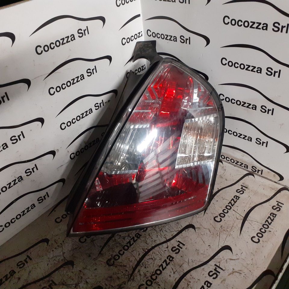 Immagine di FANALE POSTERIORE DESTRO FIAT STILO 3 PORTE