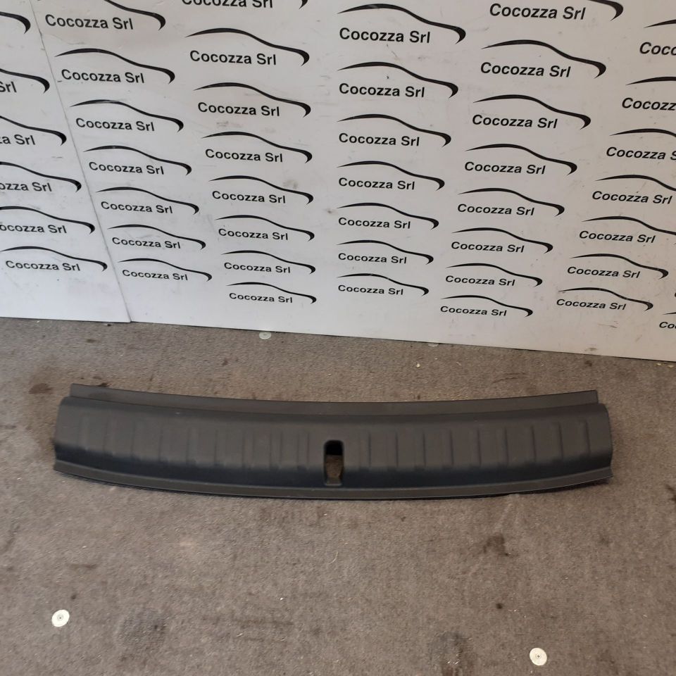 Immagine di MODANATURA BATTIVALIGIA BAGAGLIAIO BMW X1 (U11)