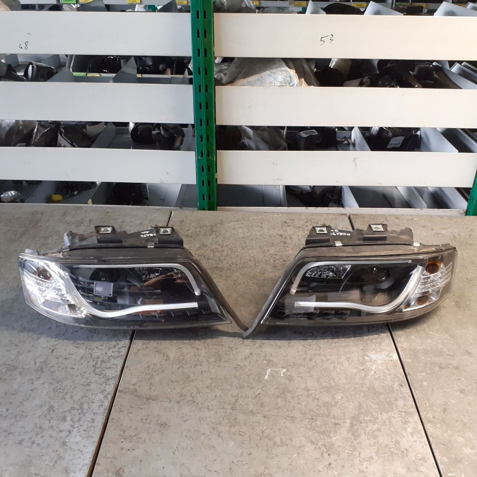 Immagine di Coppia di fari LED (NON ORIGINALI) Audi A6 (4B)