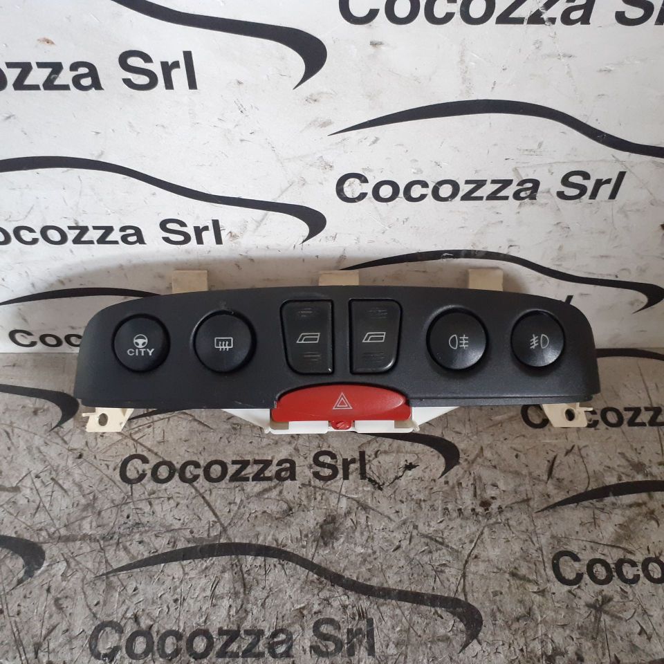 Immagine di Pulsantiera centrale alzavetro city Fiat Punto 188 - B569