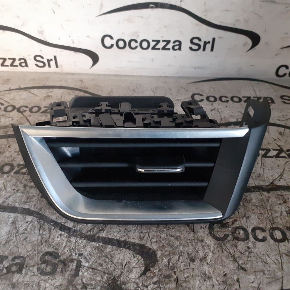 Immagine di Bocchetta aria destra Renault Clio V - 687609862R