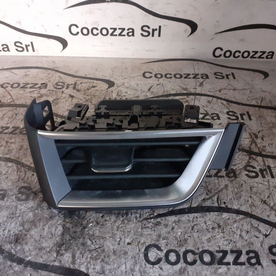Immagine di Bocchetta aria sinistra Renault Clio V - 687613297R