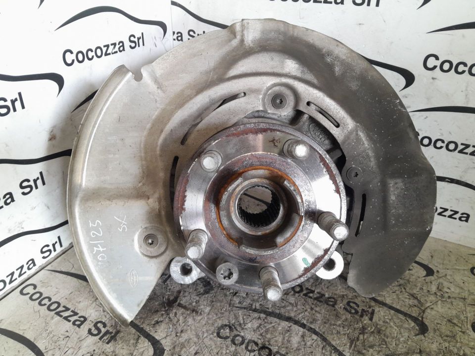 Immagine di MOZZO RUOTA ANTERIORE SINISTRO RANGE ROVER EVOQUE 2.0 TD4    FK722K005BD   28A83307