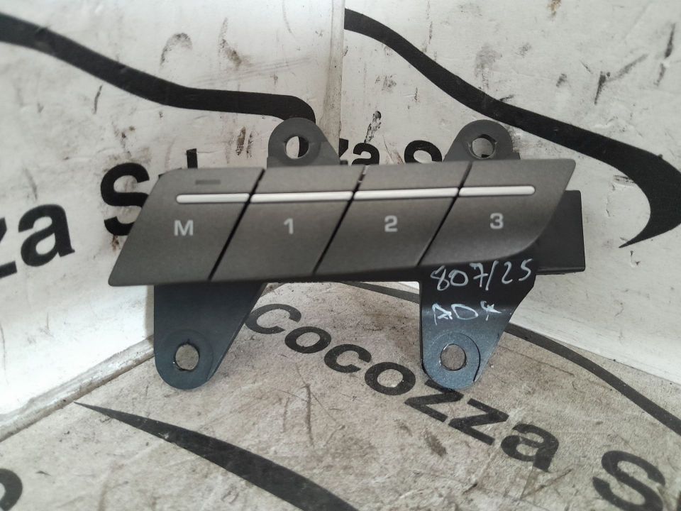 Immagine di INTERRUTORE SEDILE ANTERIORE DESTRO RANGE ROVER EVOQUE  BJ3214776AC