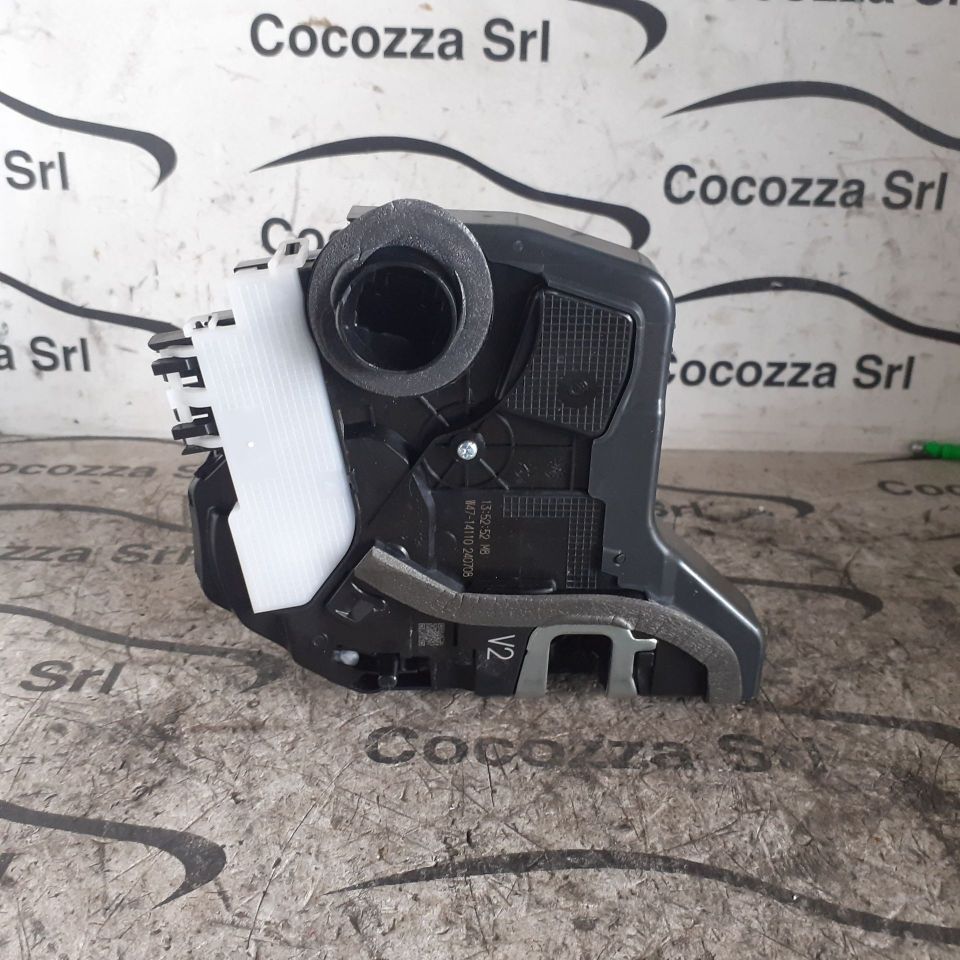 Immagine di Serratura porta posteriore destra TOYOTA C-HR (10/23>) - 69050F4130