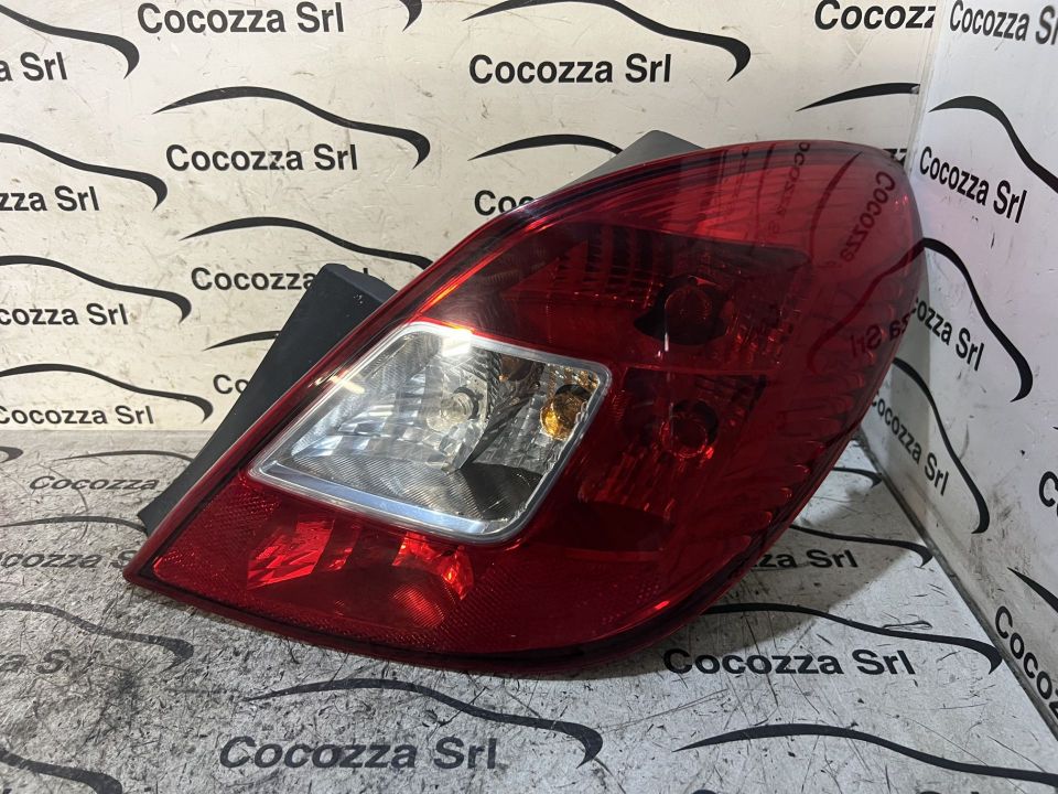 Immagine di FANALE POSTERIORE DESTRO OPEL CORSA (S07)  13188046 / 89038959