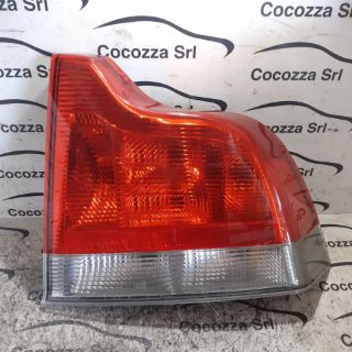 Visualizza i dettagli per FANALE POSTERIORE DESTRO VOLVO S60    2VP00831804   8664080 Immagine di FANALE POSTERIORE DESTRO VOLVO S60    2VP00831804   8664080